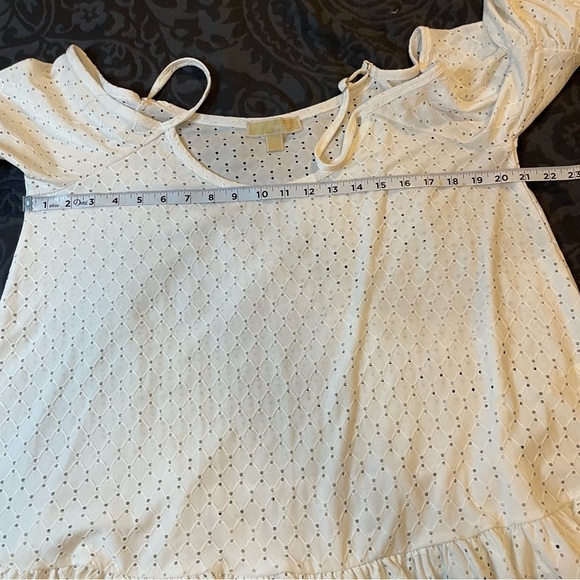 MICHAEL KORS Eyelet elegant Blouse. 
Size XL - Picture 12 of 13